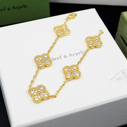 Van Cleef & Arpels Bracelets For Women #1152994