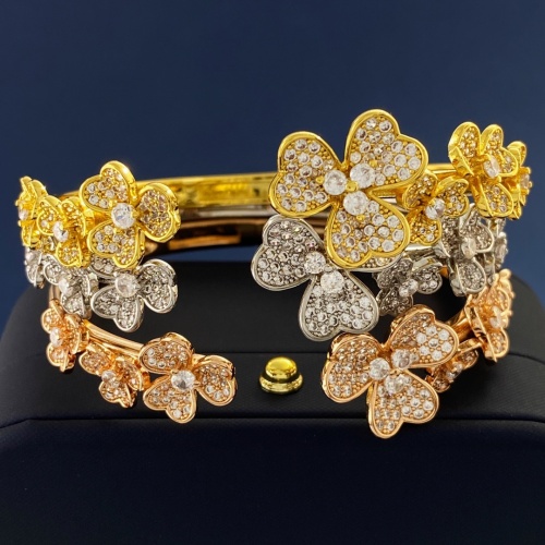 Replica Van Cleef & Arpels Bracelets For Women #1153613 $40.00 USD for Wholesale