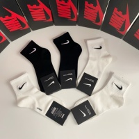 $29.00 USD Nike Socks #1151052