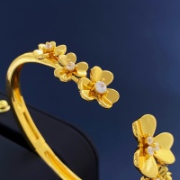 $39.00 USD Van Cleef & Arpels Bracelets For Women #1153620