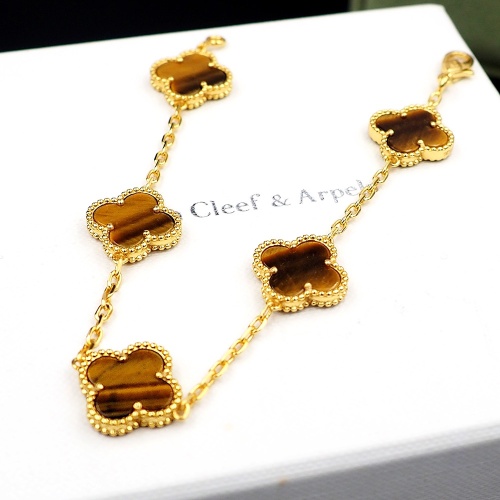 Replica Van Cleef & Arpels Jewelry Set For Women #1154833 $60.00 USD for Wholesale