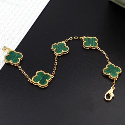 Replica Van Cleef & Arpels Jewelry Set For Women #1154838 $60.00 USD for Wholesale