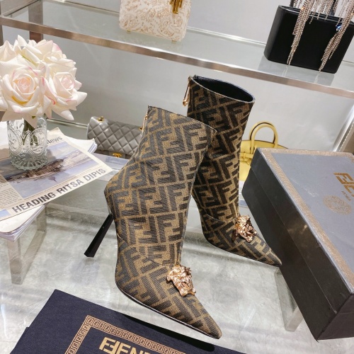 Versace Boots For Women #1158235