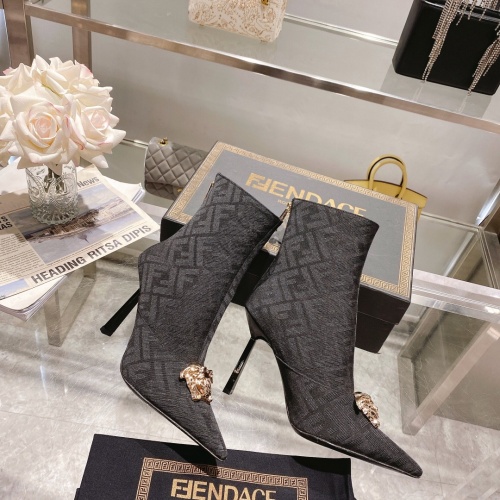 Versace Boots For Women #1158236