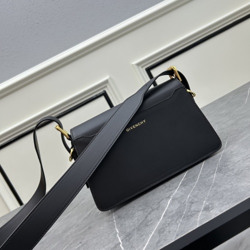 Replica Givenchy AAA Quality Messenger Bags For Women #1158590 $112.00 USD for Wholesale