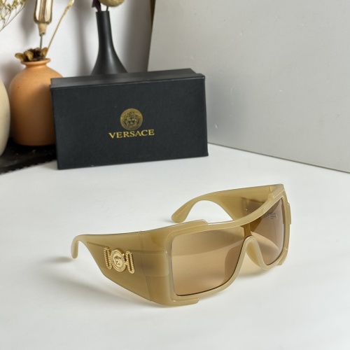 Versace AAA Quality Sunglasses #1162063