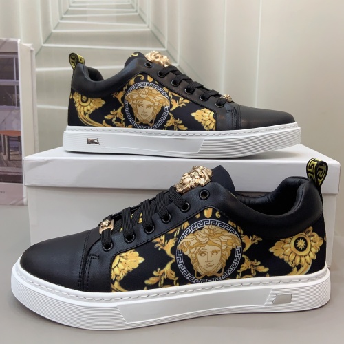 Versace Casual Shoes For Men #1164051