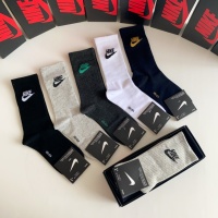 $29.00 USD Nike Socks #1155188