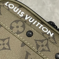 $60.00 USD Louis Vuitton AAA Man Messenger Bags #1159615