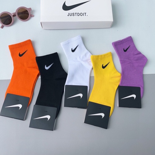 Replica Nike Socks #1165024 $27.00 USD for Wholesale