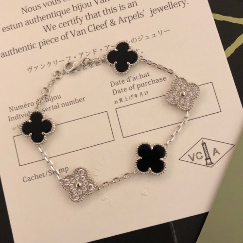 Van Cleef & Arpels Bracelets For Women #1171017