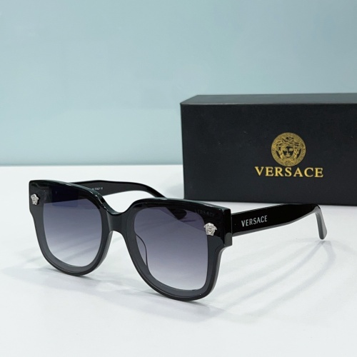 Versace AAA Quality Sunglasses #1172534