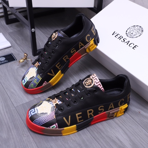 Versace Casual Shoes For Men #1173378