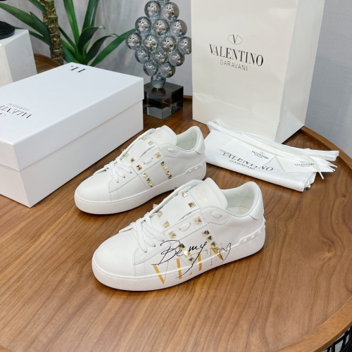 Valentino Casual Shoes For Women #1173797