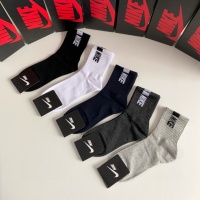 $27.00 USD Nike Socks #1166720