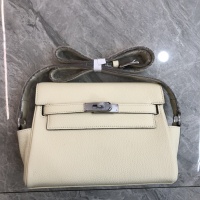 $96.00 USD Hermes AAA Quality Messenger Bags For Women #1171909