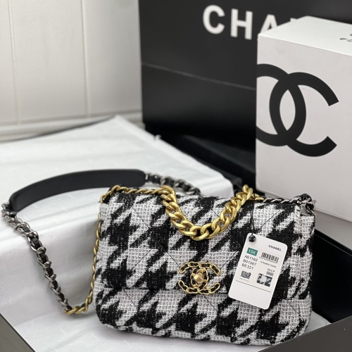 Chanel AAA Quality Messenger Bags For Women #1174323 $182.00 USD, Wholesale Replica Chanel AAA Quality Messenger Bags