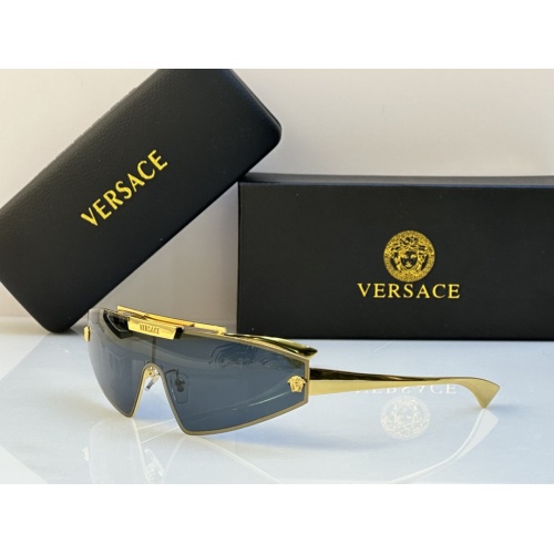 Versace AAA Quality Sunglasses #1176396