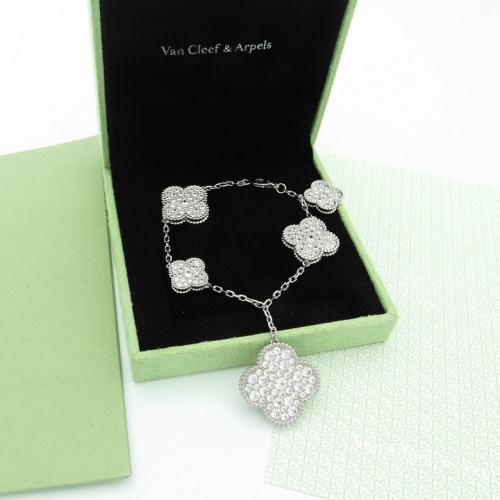 Replica Van Cleef & Arpels Jewelry Set For Women #1176954 $98.00 USD for Wholesale