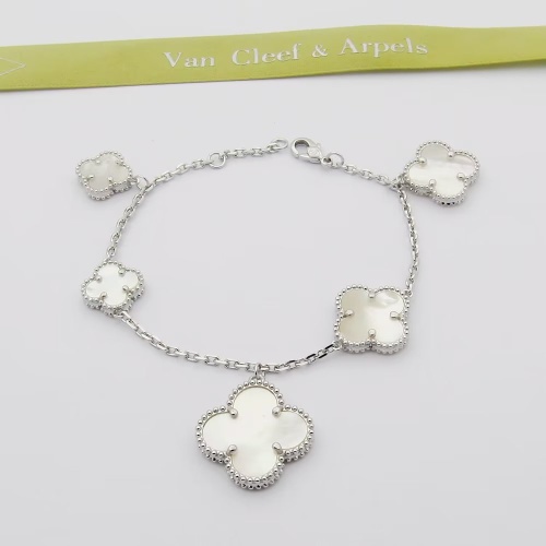 Van Cleef & Arpels Bracelets For Women #1177574