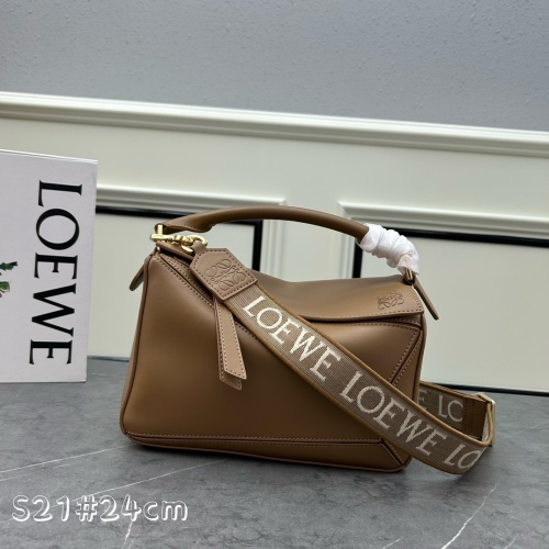 LOEWE AAA Quality Messenger Bags For Women #1178929 $170.00 USD, Wholesale Replica LOEWE AAA Messenger Bags