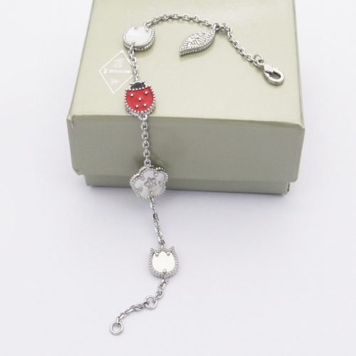 Van Cleef & Arpels Bracelets For Women #1182385