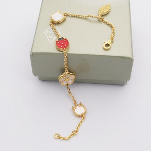 Van Cleef & Arpels Bracelets For Women #1182387