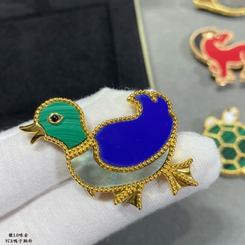 Replica Van Cleef & Arpels Brooches For Women #1182483 $76.00 USD for Wholesale