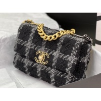 $182.00 USD Chanel AAA Quality Messenger Bags For Women #1174312