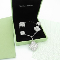 $98.00 USD Van Cleef & Arpels Jewelry Set For Women #1176954