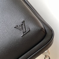 $182.00 USD Louis Vuitton AAA Man Messenger Bags #1178385