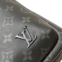 $158.00 USD Louis Vuitton AAA Man Messenger Bags #1178387