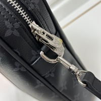 $88.00 USD Louis Vuitton AAA Man Handbags #1182636