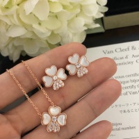 $56.00 USD Van Cleef & Arpels Jewelry Set For Women #1182890