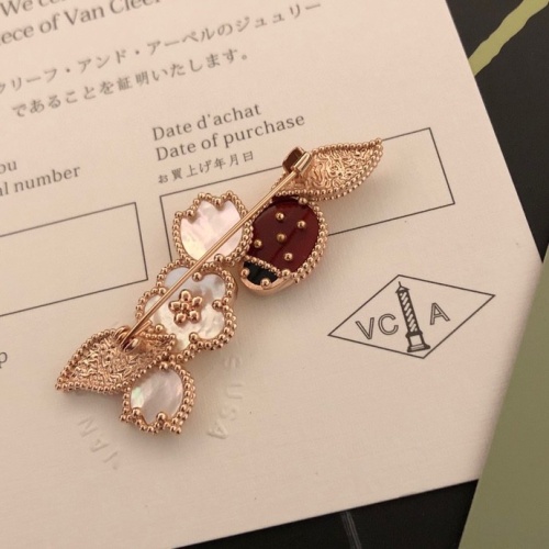 Replica Van Cleef & Arpels Brooches For Women #1183865 $34.00 USD for Wholesale