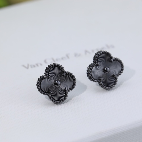 Van Cleef &amp; Arpels Earrings For Women #1184899 $32.00 USD, Wholesale Replica Van Cleef &amp; Arpels Earrings