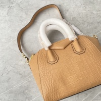 $172.00 USD Givenchy AAA Quality Handbags For Women #1185534