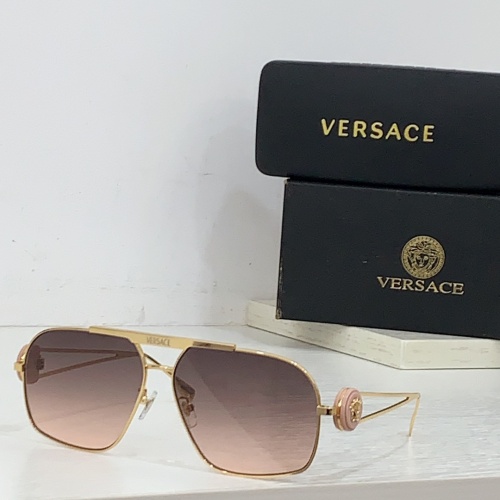 Versace AAA Quality Sunglasses #1187560