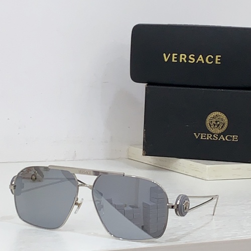 Versace AAA Quality Sunglasses #1187563