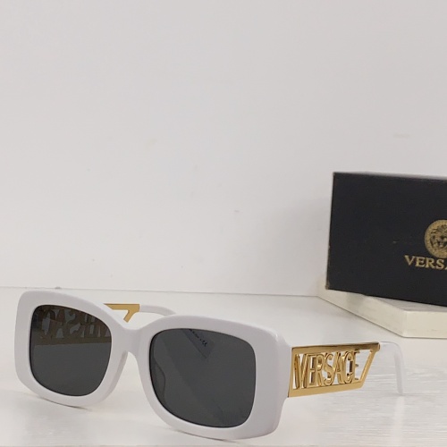 Versace AAA Quality Sunglasses #1187573