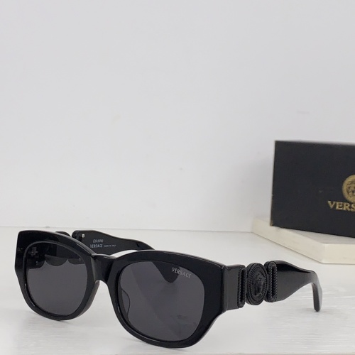 Versace AAA Quality Sunglasses #1187578