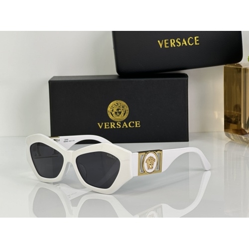 Versace AAA Quality Sunglasses #1187585