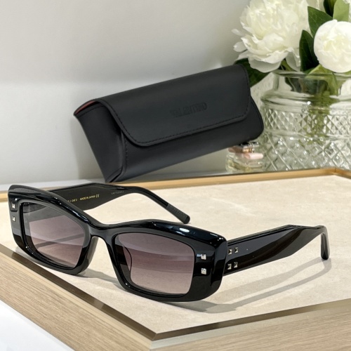Valentino AAA Quality Sunglasses #1187803