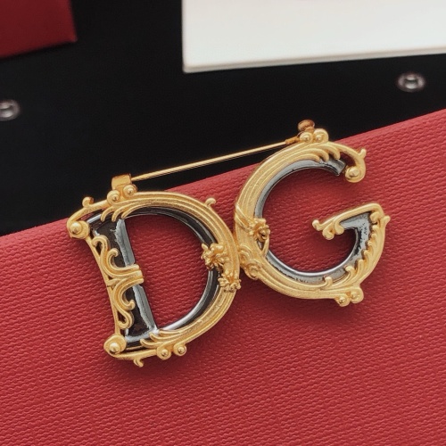 Dolce &amp; Gabbana Brooches For Women #1188279 $32.00 USD, Wholesale Replica Dolce &amp; Gabbana Brooches