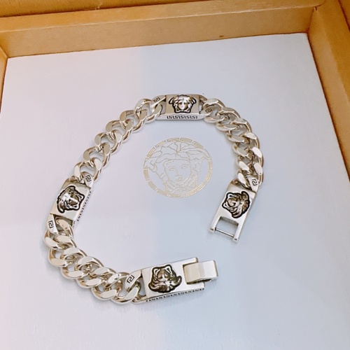 Versace Bracelets #1188350 $64.00 USD, Wholesale Replica Versace Bracelets