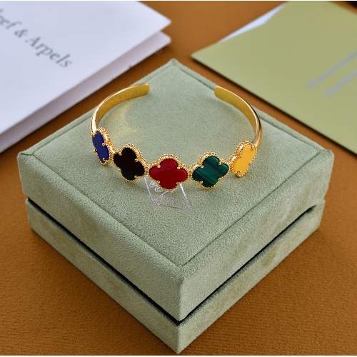 Van Cleef & Arpels Bracelets For Women #1191513