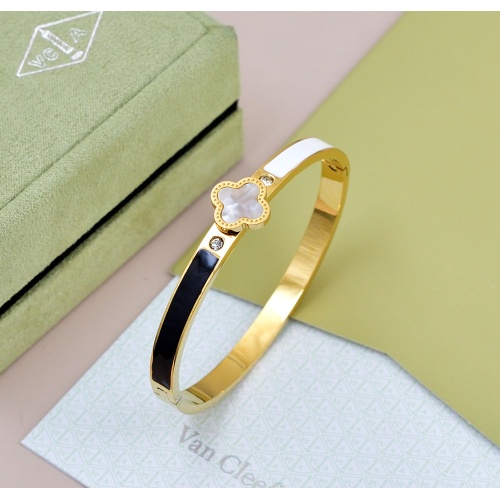 Van Cleef & Arpels Bracelets For Women #1191571