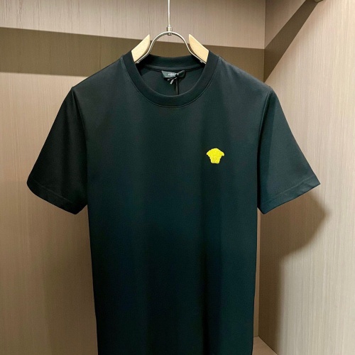 Versace T-Shirts Short Sleeved For Unisex #1195319