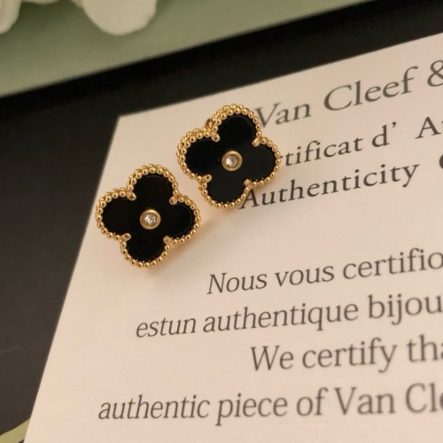 Van Cleef &amp; Arpels Earrings For Women #1205148 $27.00 USD, Wholesale Replica Van Cleef &amp; Arpels Earrings