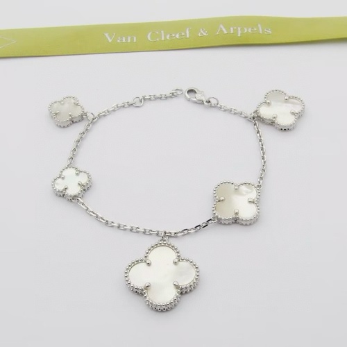 Van Cleef & Arpels Bracelets For Women #1205411